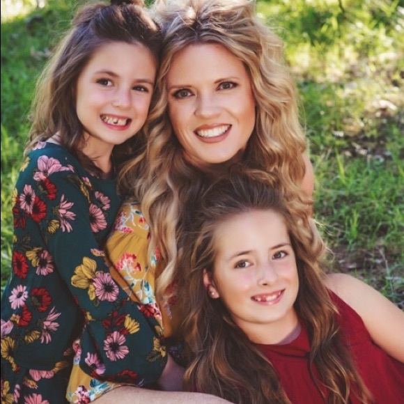 Meet your Posher, Hayley - Picture 1 of 1